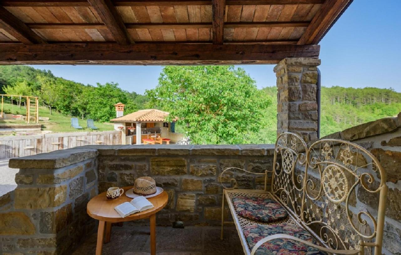 Guesthouse Gospodi Cerovlje Eksteriør bilde